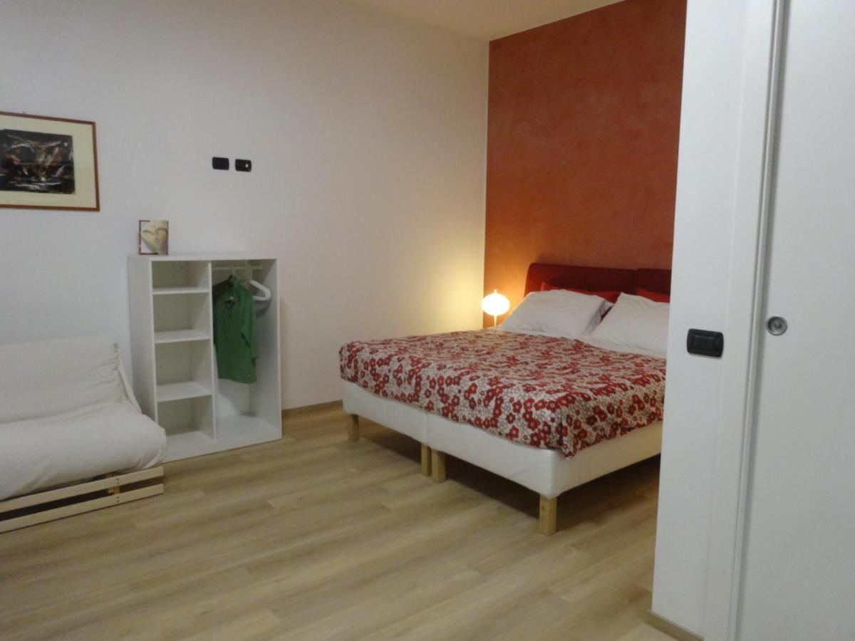 Notte Di Note - Home Hospitality บุสโตอาร์ซีซีโอ ภายนอก รูปภาพ