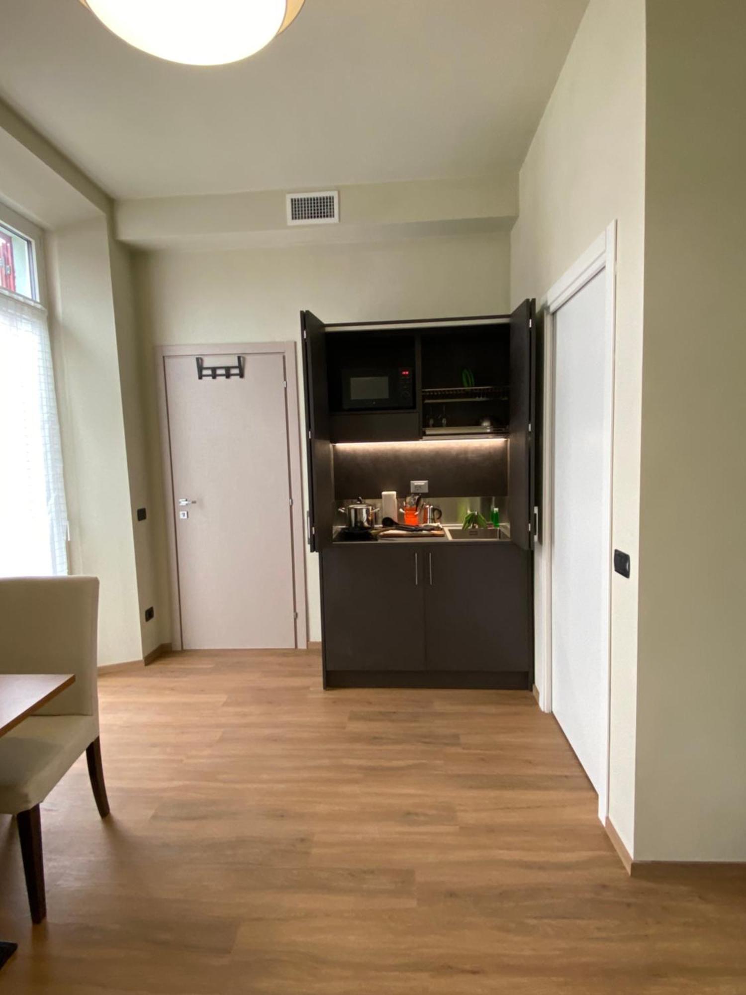 Notte Di Note - Home Hospitality บุสโตอาร์ซีซีโอ ภายนอก รูปภาพ